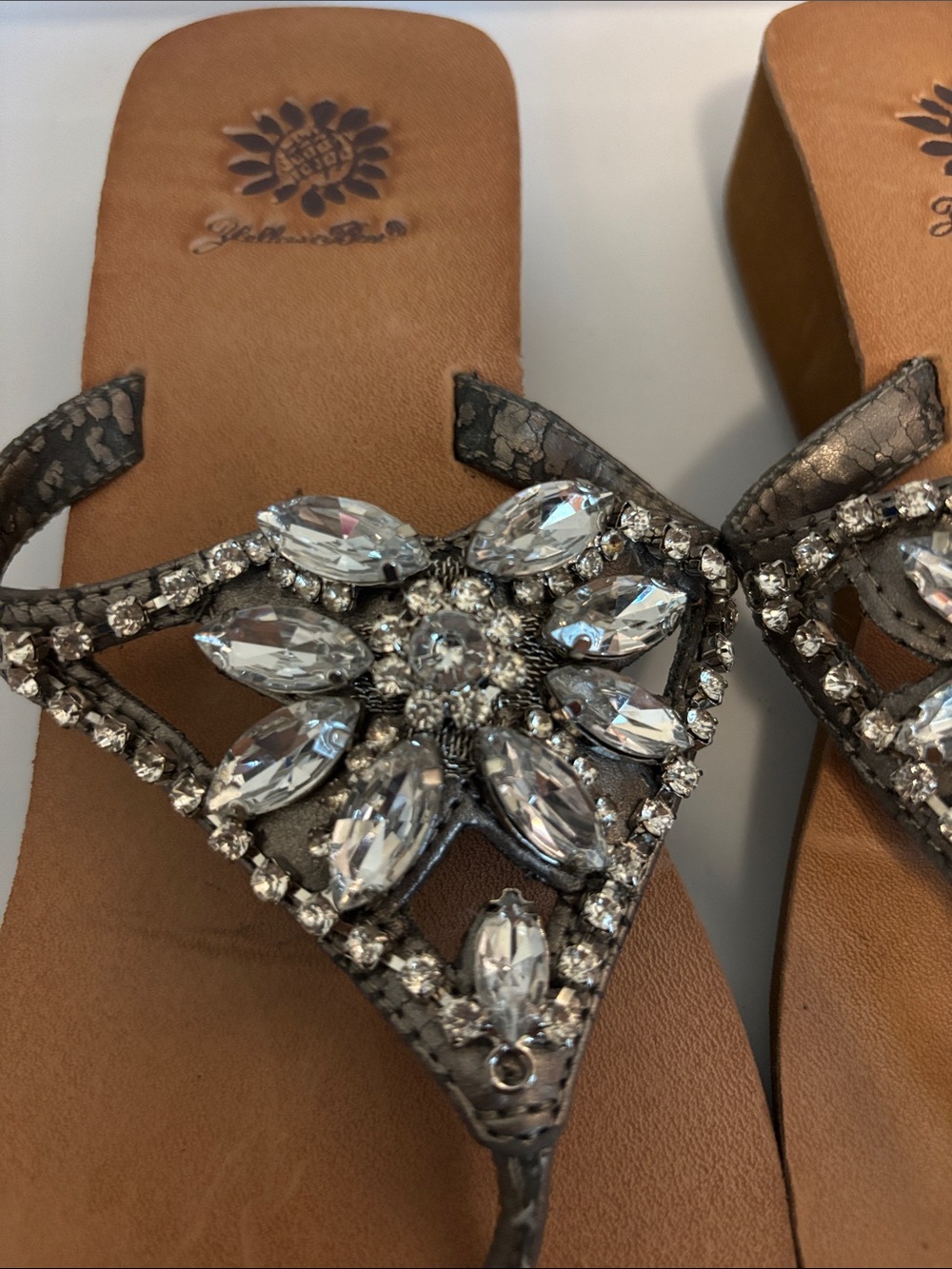 Yellow Box Brown Jeweled Thong Sandals Size 6 - Picture 2 of 4